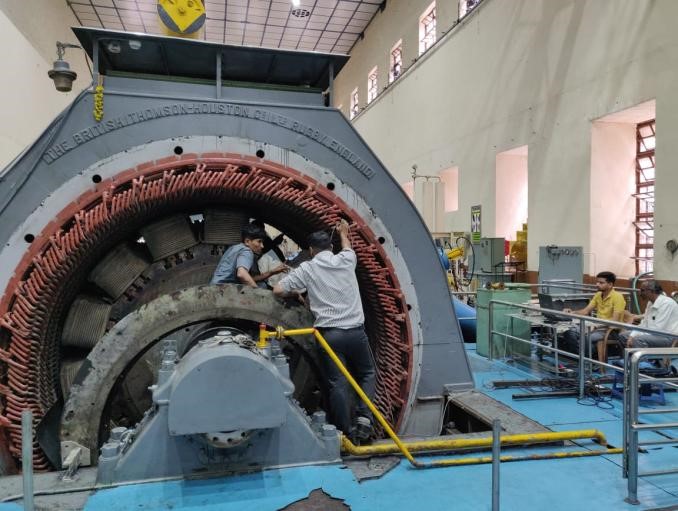 A View of Wedge Mapping test on Turbo Generator Stator in progress